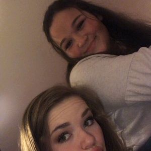 Meet your Posher, Hillary